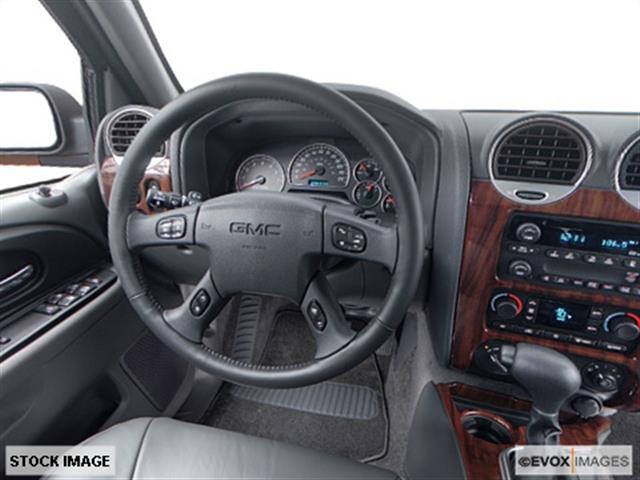 GMC Envoy 2003 photo 7