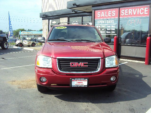 GMC Envoy 2003 photo 2