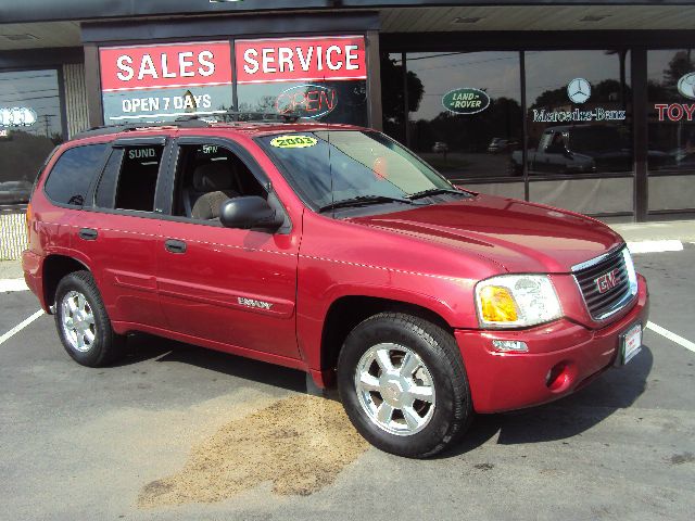 GMC Envoy 2003 photo 3