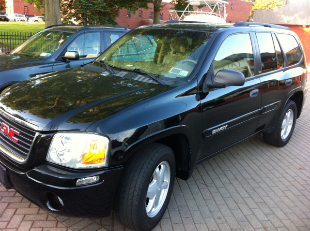 GMC Envoy 2003 photo 8