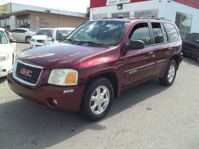 GMC Envoy 2003 photo 2