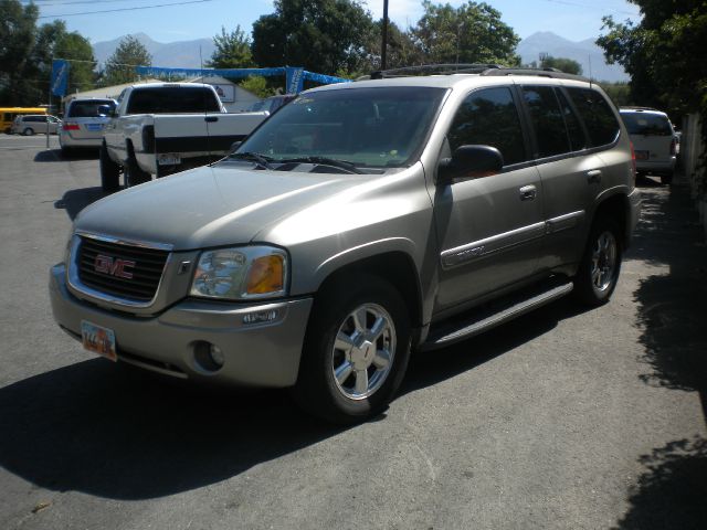 GMC Envoy 2003 photo 2