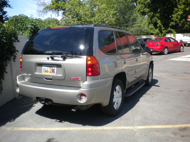 GMC Envoy 2003 photo 3