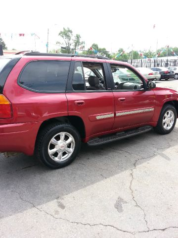 GMC Envoy 2003 photo 2