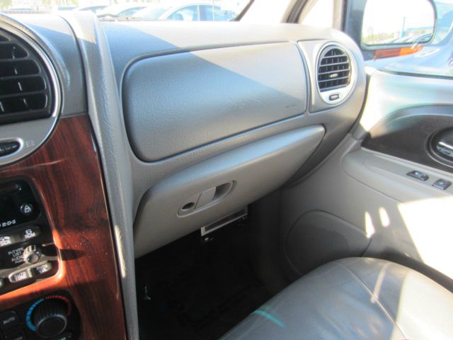 GMC Envoy 2003 photo 12