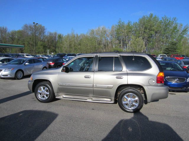 GMC Envoy 2003 photo 16