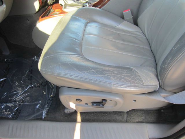 GMC Envoy 2003 photo 2