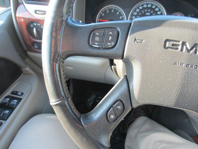 GMC Envoy 2003 photo 5