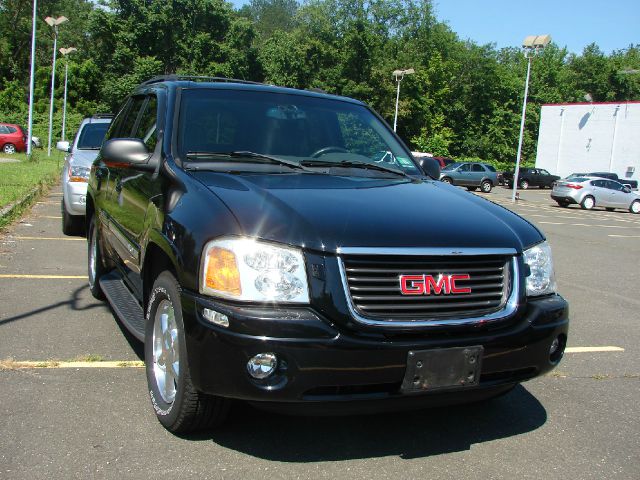 GMC Envoy 2003 photo 2