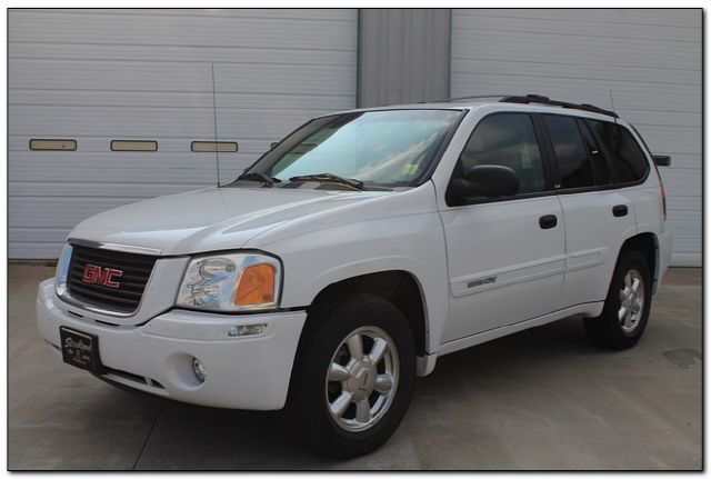 GMC Envoy 2003 photo 10