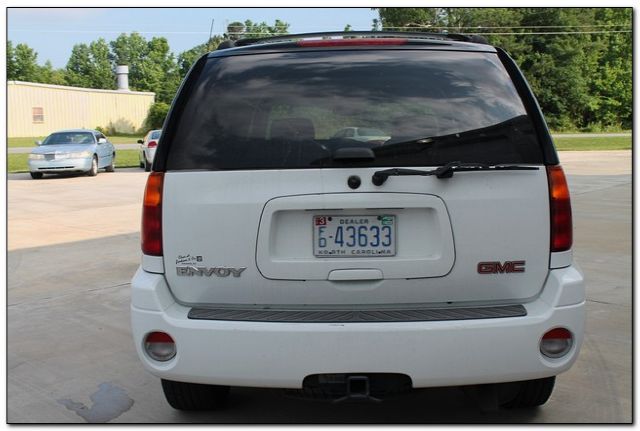 GMC Envoy 2003 photo 23