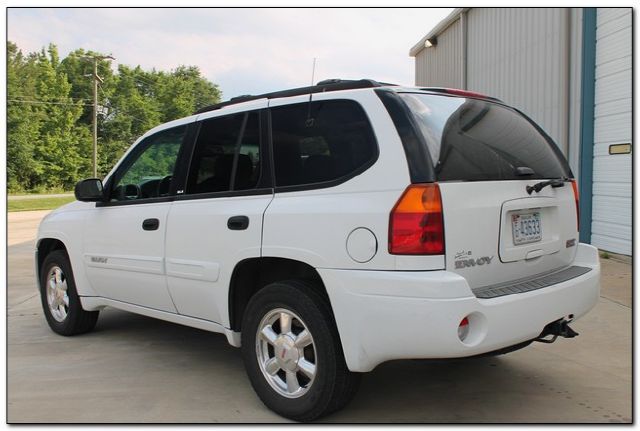 GMC Envoy 2003 photo 24