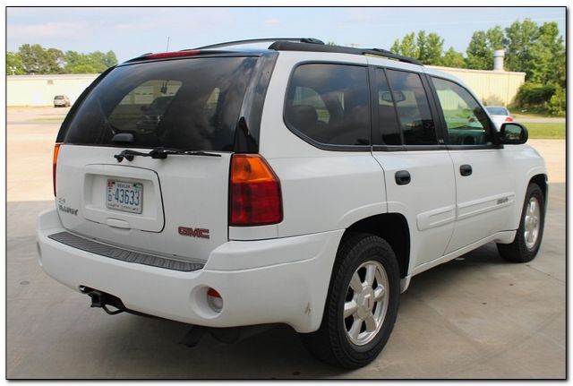 GMC Envoy 2003 photo 8