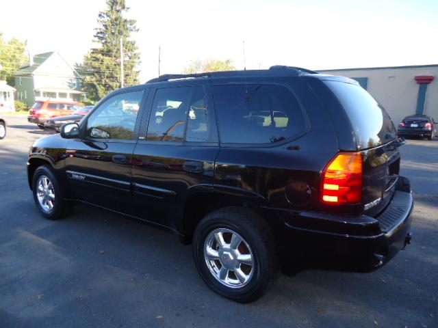 GMC Envoy 2003 photo 1