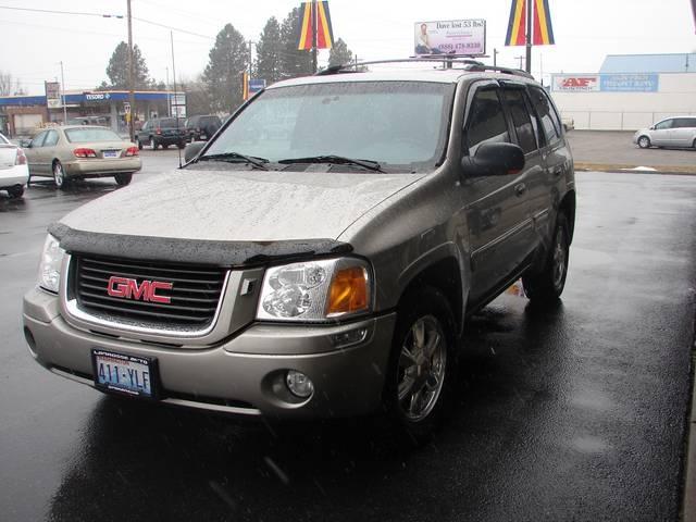 GMC Envoy 2003 photo 2