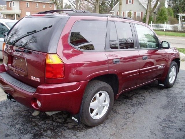 GMC Envoy 2003 photo 2