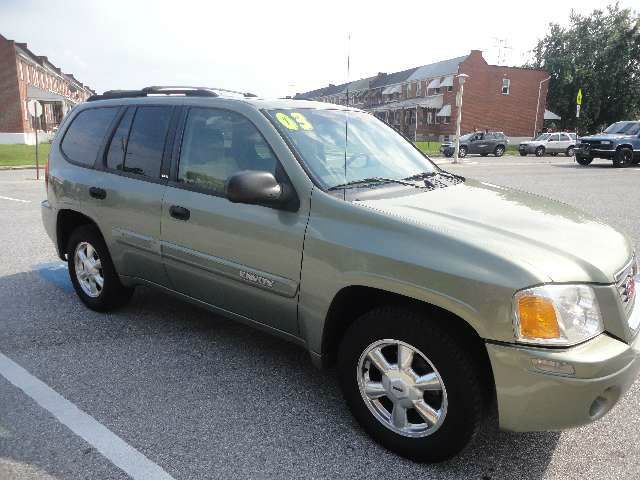 GMC Envoy 2003 photo 2