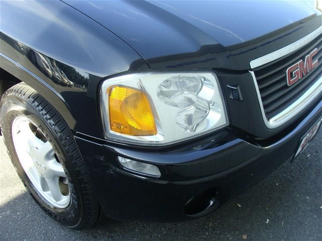 GMC Envoy 2003 photo 18