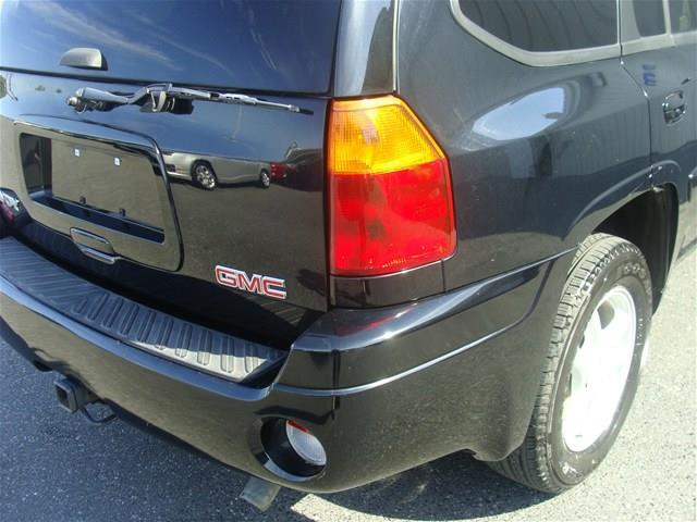 GMC Envoy 2003 photo 30