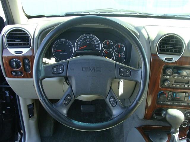 GMC Envoy 2003 photo 8