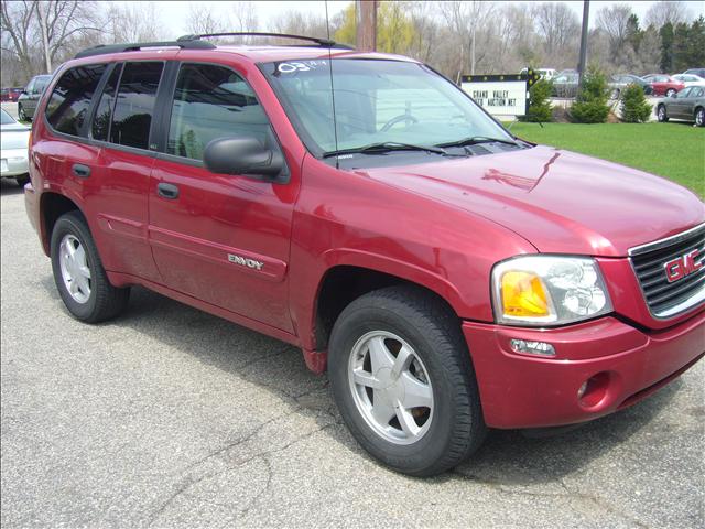 GMC Envoy 2003 photo 1