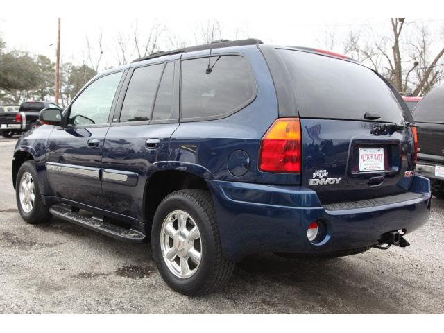 GMC Envoy 2003 photo 3