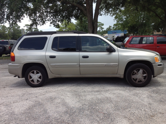 GMC Envoy 2003 photo 1