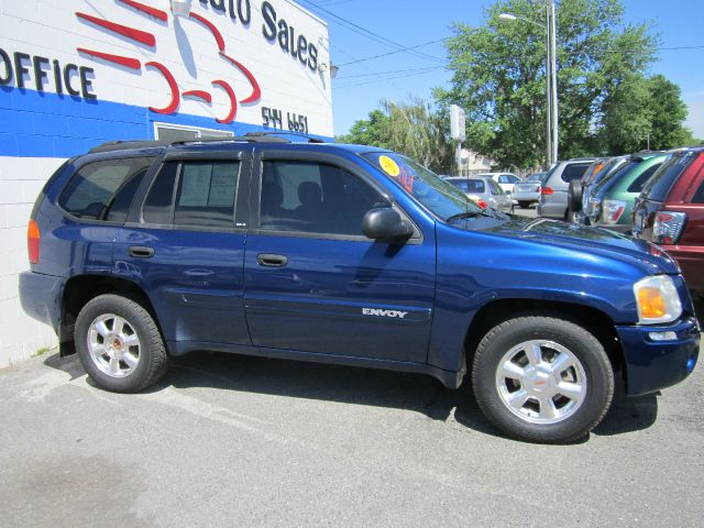 GMC Envoy 2003 photo 1