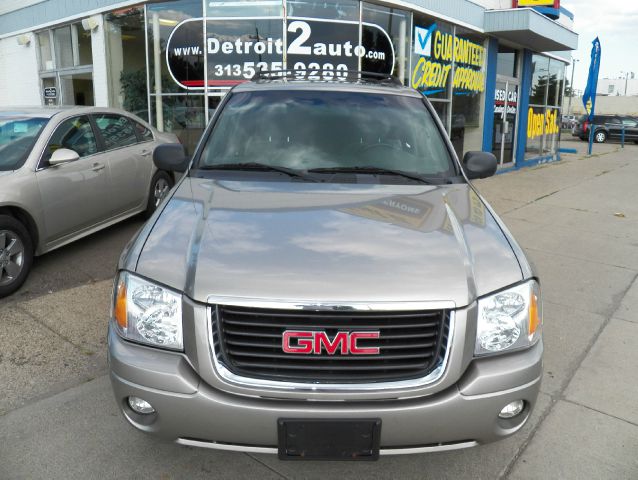 GMC Envoy 2003 photo 1