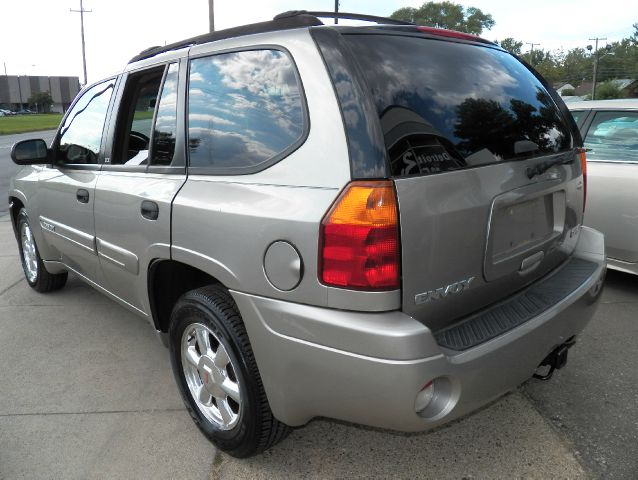 GMC Envoy 2003 photo 3