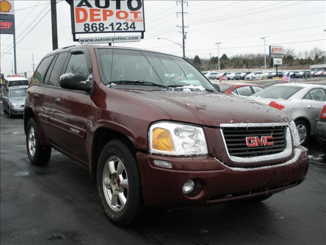 GMC Envoy 2003 photo 2