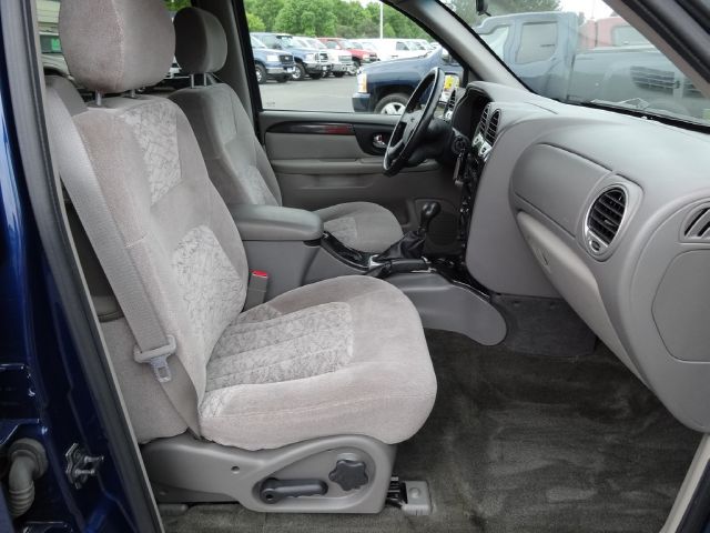 GMC Envoy 2003 photo 12