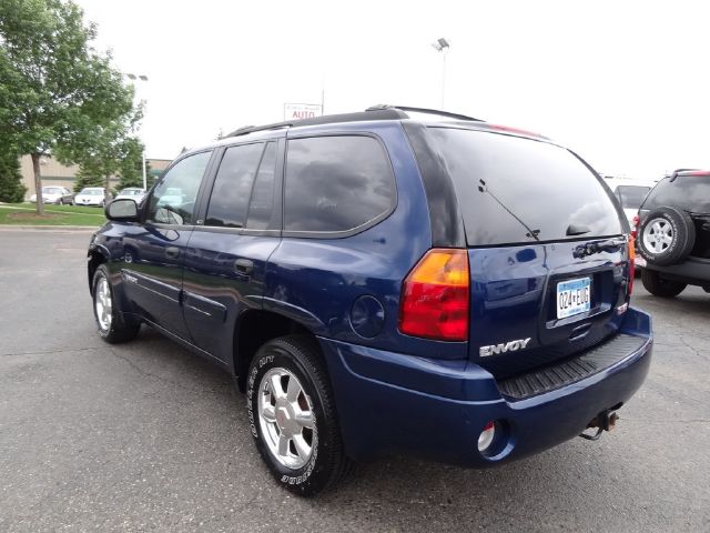 GMC Envoy 2003 photo 2