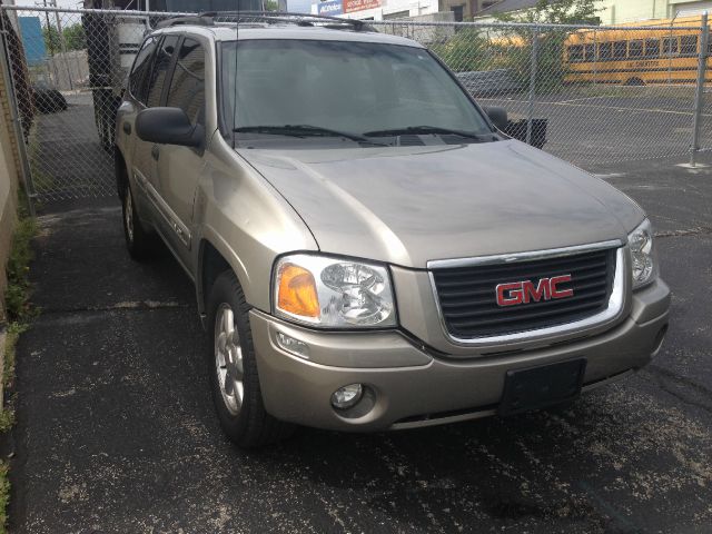 GMC Envoy 2003 photo 2