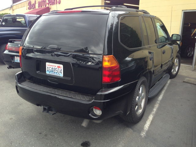 GMC Envoy 2003 photo 2