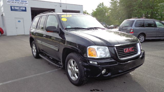 GMC Envoy 2004 photo 2