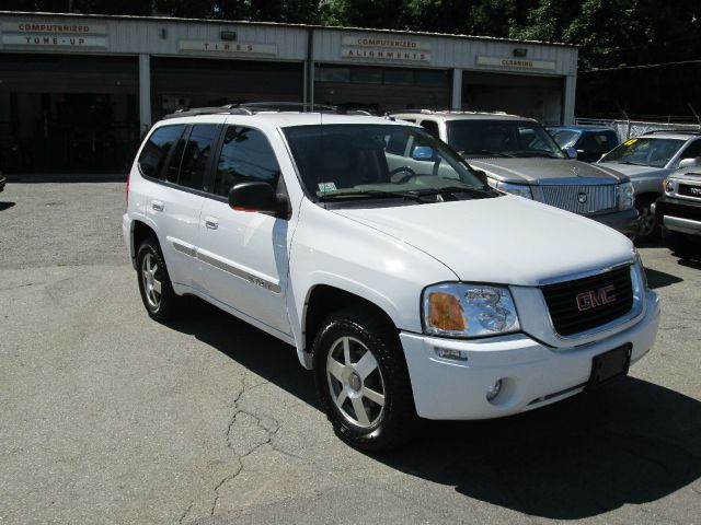 GMC Envoy 2004 photo 3