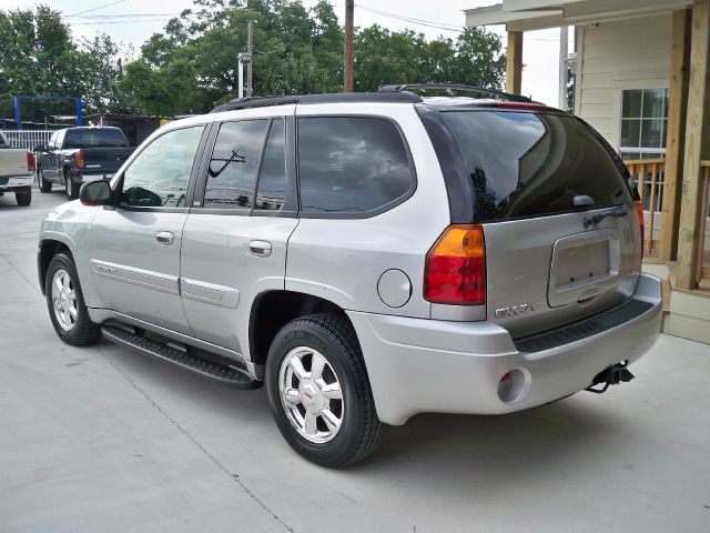 GMC Envoy 2004 photo 4