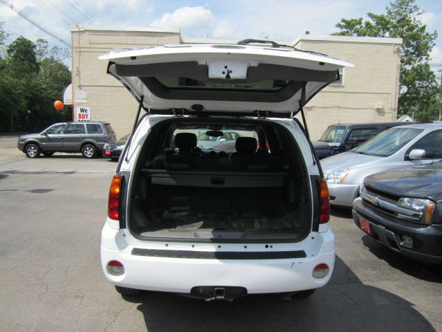 GMC Envoy 2004 photo 3