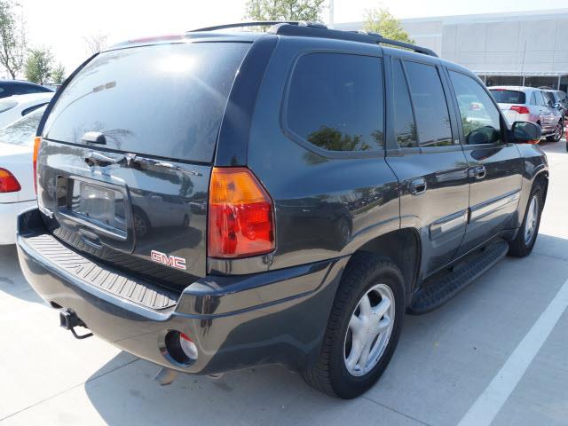 GMC Envoy 2004 photo 2