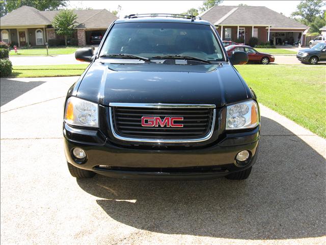 GMC Envoy 2004 photo 1