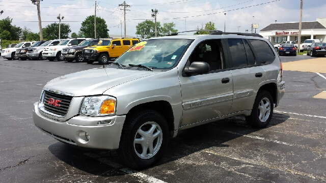 GMC Envoy 2004 photo 9