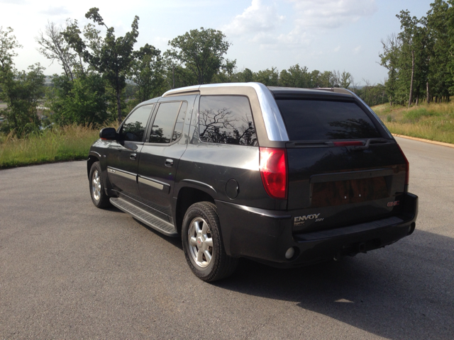 GMC Envoy 2004 photo 1