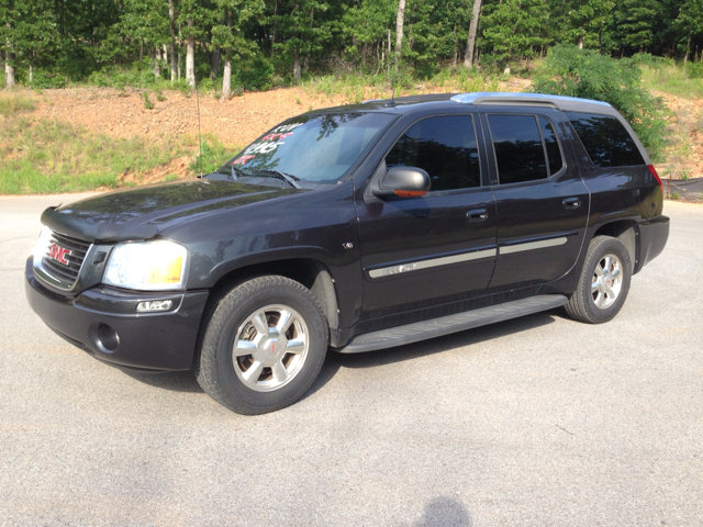 GMC Envoy 2004 photo 2