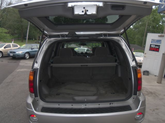 GMC Envoy 2004 photo 3