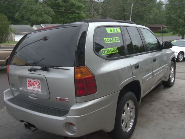 GMC Envoy 2004 photo 8