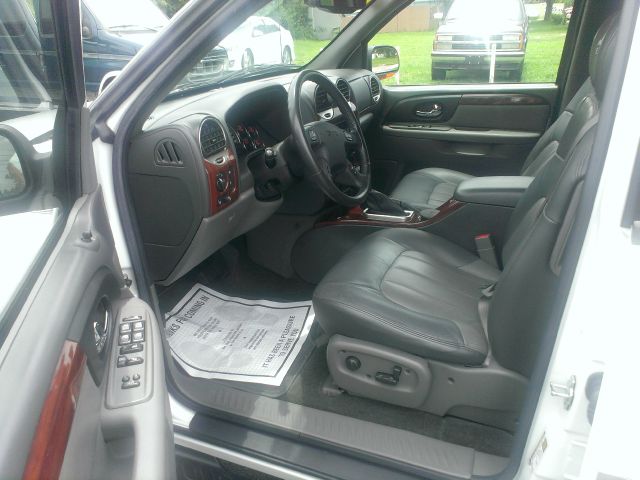 GMC Envoy 2004 photo 1