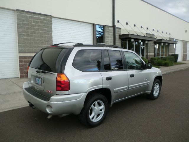 GMC Envoy 2004 photo 3