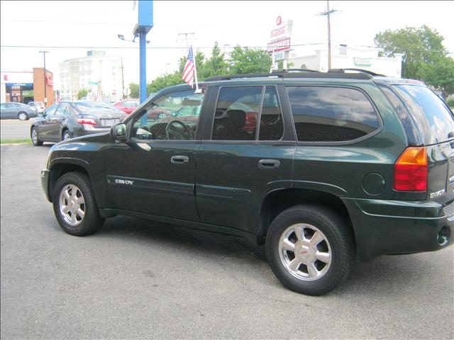 GMC Envoy 2004 photo 2