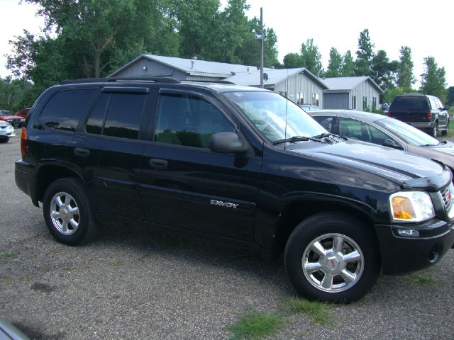 GMC Envoy 2004 photo 1